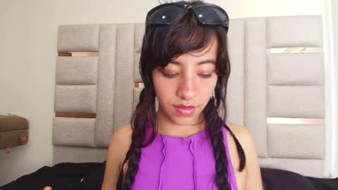 Mia online show from 12.20.25