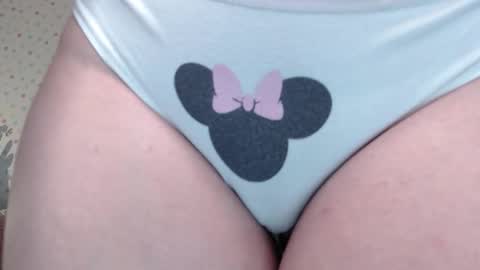 Snapshot of little_pearl_ chatting on 10.29.25 Adaline online show from 10.29.25