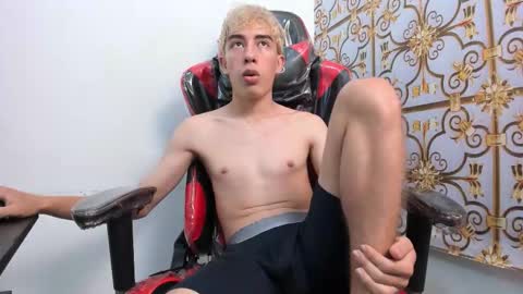 Snapshot of little_peeter chatting on 10.10.25 PEETER online show from 10.10.25