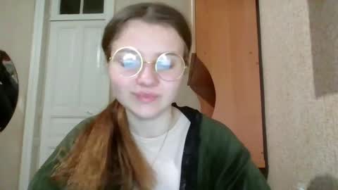 little_shygirl_ online show from 03.11.25