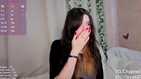 Snapshot of little_teya chatting on 10.17.25 little Teya online show from 10.17.25