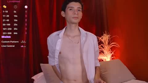 Juan Ferrer online show from 03.04.26