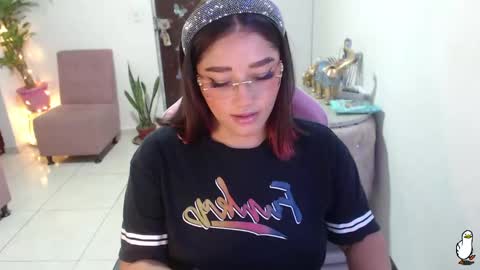 Snapshot of littleangelx_m chatting on 02.21.25 Daniela online show from 02.21.25
