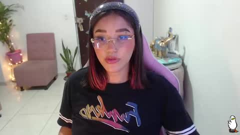 Snapshot of littleangelx_m chatting on 02.21.25 Daniela online show from 02.21.25