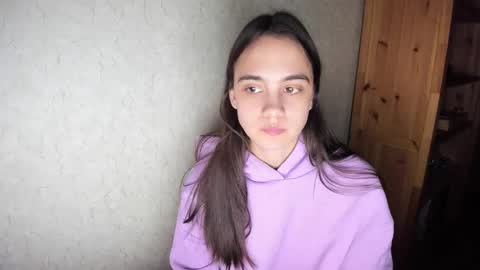 littleashleyy online show from 12.04.25