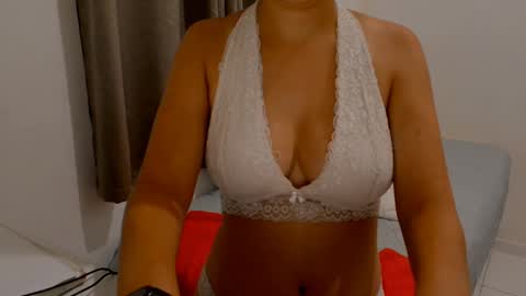 Snapshot of littledream20 chatting on 10.19.25 LittleDream20 online show from 10.19.25