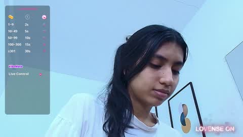 Snapshot of littlee_emilyy_ chatting on 12.01.24 Emily online show from 12.01.24