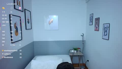 Snapshot of littlee_emilyy_ chatting on 02.18.25 Emily online show from 02.18.25