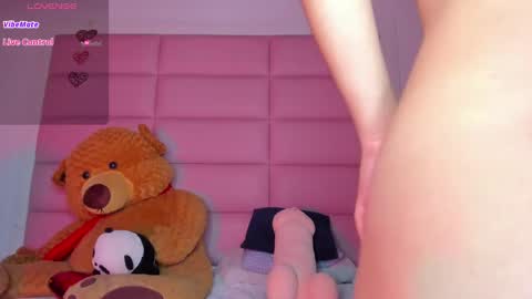littlee_emma_ online show from 12.18.24