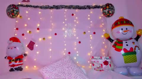 littlee_emma_ online show from 12.23.24