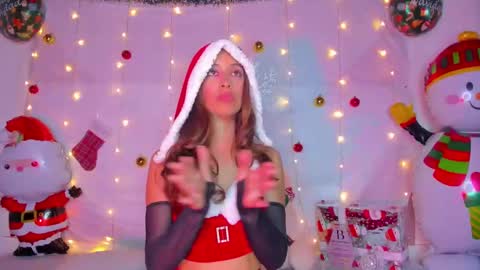 littlee_emma_ online show from 12.31.24