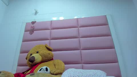 littlee_emma_ online show from 02.01.25