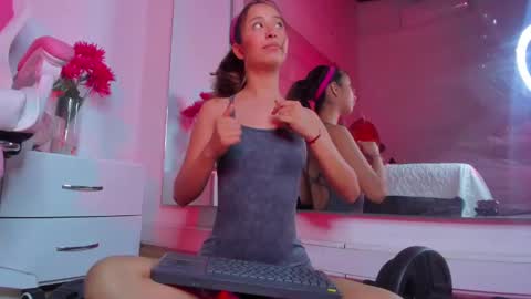 littlee_emma_ online show from 02.03.25