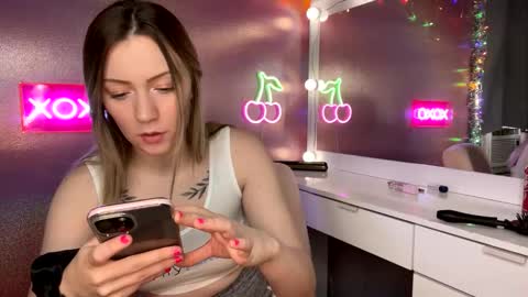 Snapshot of littleemommaa23 chatting on 02.28.25 LittleMomma online show from 02.28.25