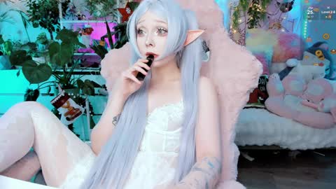 Snapshot of littleflufflepuff chatting on 01.04.25 Riza Riri Puff online show from 01.04.25