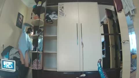 littlehappines online show from 04.13.26