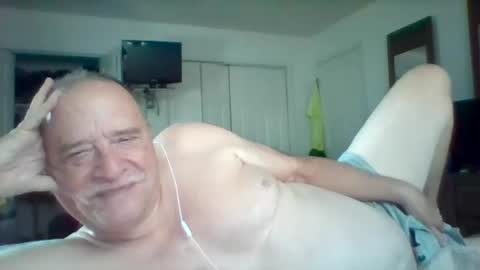 Snapshot of littlekenny1951 chatting on 10.12.25 littlekenny1951 online show from 10.12.25