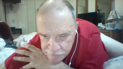 Snapshot of littlekenny1951 chatting on 10.14.25 littlekenny1951 online show from 10.14.25