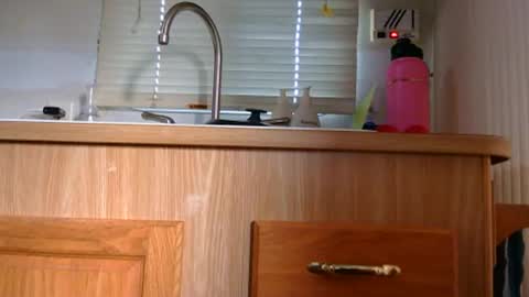 littleleo_96 online show from 11.20.25