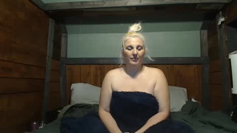 lisanixs online show from 02.22.25