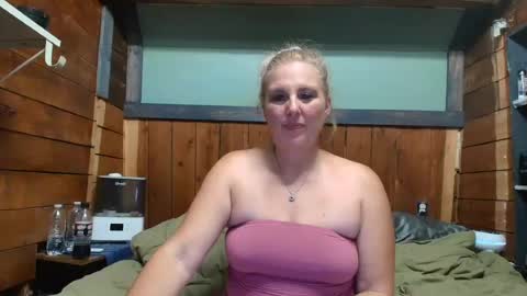 Snapshot of littlelisa1 chatting on 06.22.26 lisanixs online show from 06.22.26