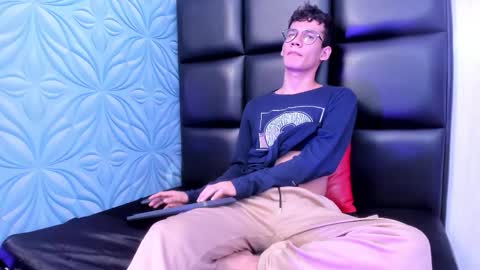 MAX online show from 09.10.25