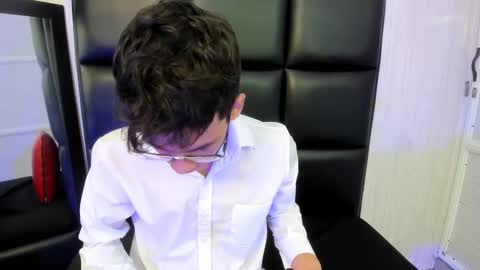 MAX online show from 09.11.25