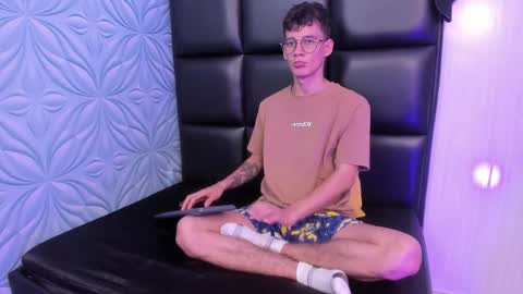 MAX online show from 10.02.25