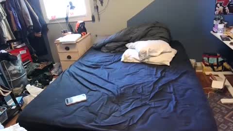 Madam Buttons online show from 09.18.25