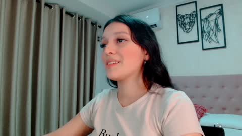 Sarahs Room online show from 01.09.25