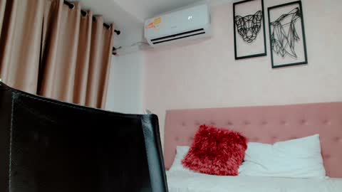 Sarahs Room online show from 01.19.25