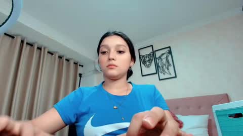 Sarahs Room online show from 03.10.25