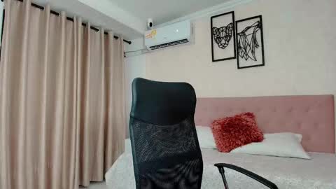 Sarahs Room online show from 10.16.25