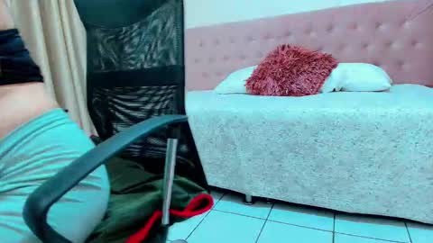 Sarahs Room online show from 03.12.26