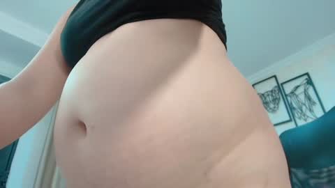 Sarahs Room online show from 06.25.26