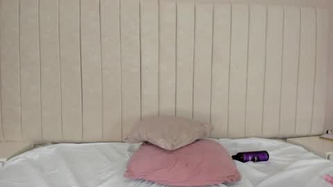 im olivia IG littleolivia01 online show from 01.13.25