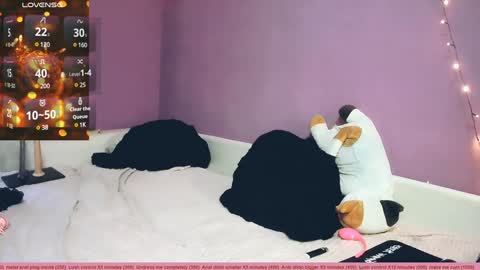 Snapshot of littlepinkcat chatting on 01.04.25 Felix online show from 01.04.25