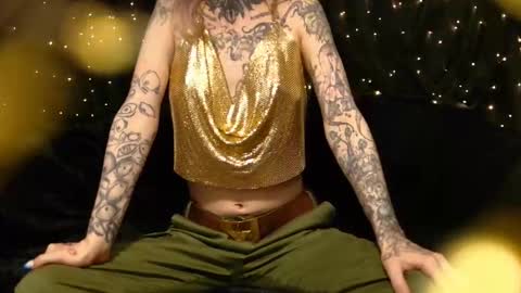 Niki  free tg channel with some photos gifs and info about streams  online show from 10.27.25