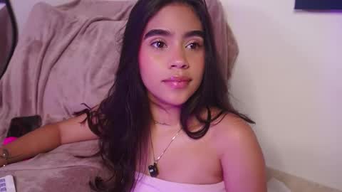 Snapshot of littletammy_ chatting on 11.08.25 littletammy_ online show from 11.08.25