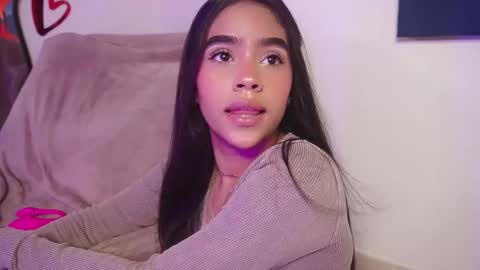 Snapshot of littletammy_ chatting on 11.14.25 littletammy_ online show from 11.14.25