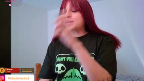 Snapshot of littlevalerie chatting on 08.10.26 Valerie online show from 08.10.26