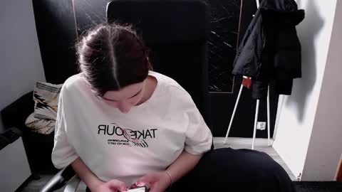 Viki online show from 11.24.25