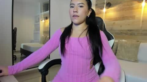 Snapshot of liv_honeey_ chatting on 10.21.25 liv honeey  online show from 10.21.25