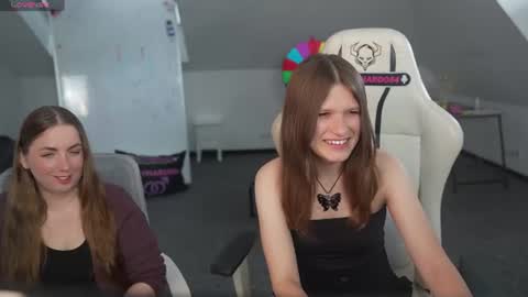 Snapshot of livehub054 chatting on 06.18.26 Sheryl online show from 06.18.26