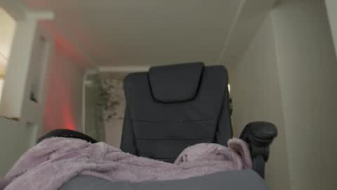 Snapshot of livestream18x chatting on 01.20.25 Emily R online show from 01.20.25