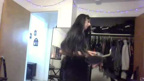 Liv Mirage online show from 05.12.26
