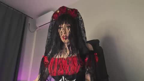 Liya Ray online show from 10.25.25