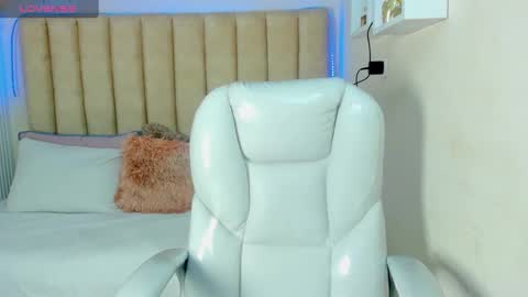 Snapshot of liz_bohemia chatting on 02.25.25 LIZ online show from 02.25.25