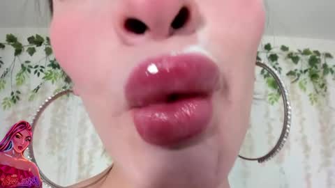 Liz Luna online show from 05.07.26