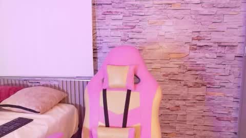 liz_monserrat online show from 12.19.25